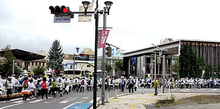 1610n1.jpg (88576 oCg)