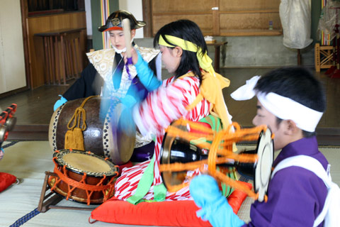 太刀踊り　御霊神社　午前9時から