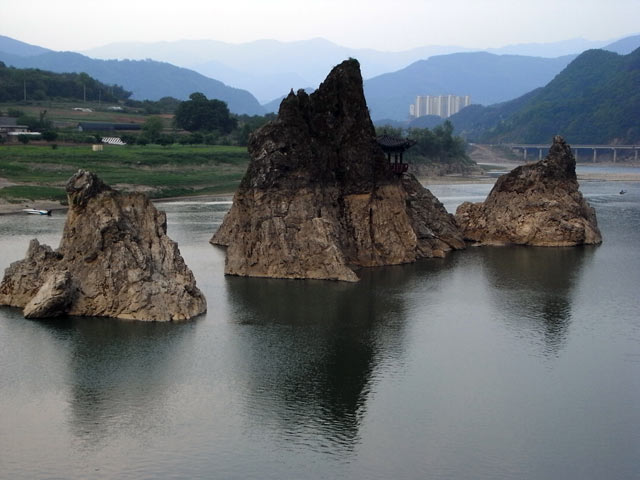 島漂三峰