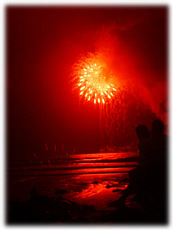 200308_HANABI3_RED.JPG - 15,411BYTES