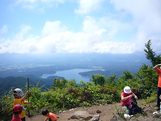 野尻湖を望む