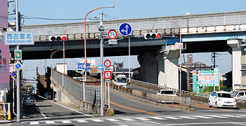 ① 近鉄藤井寺跨線橋(南より)