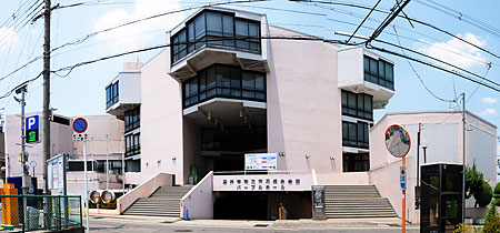 ① 藤井寺市民総合会館(南より)