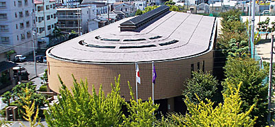 ② 藤井寺市立図書館(東より)