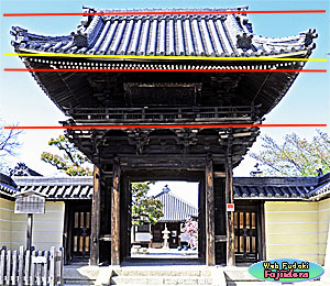 13) 正面から見た道明寺山門