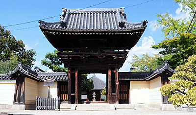 3) 道明寺山門(南より)