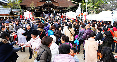 48) 初天神うそかえ祭(毎年１月２５日)