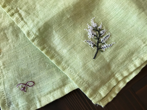 刺繍のハンカチ