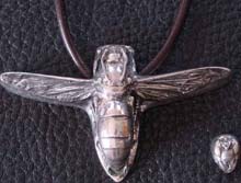 Hornet Choker