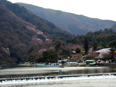 ���R����