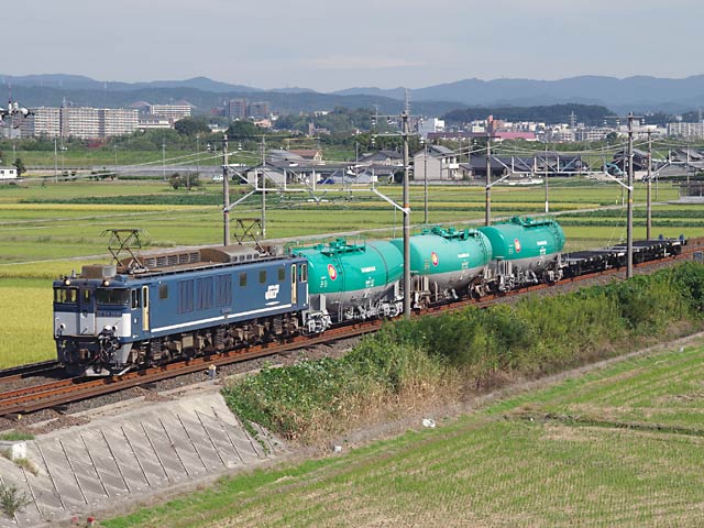 EF641046(愛)+タキx3+シムx2の編成となった9863レ