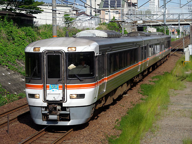 東静岡行きの急行列車というのも珍しい。