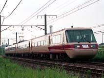 パノラマグリーン車クロ381形を先頭にした特急「伊那路」