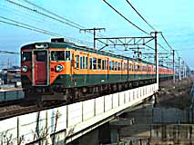 関西から転入のクハ111-343(非冷房、ヘッドライト大目玉)