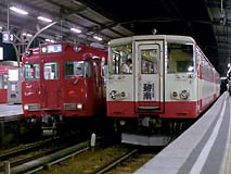 知立で6000系と並ぶ海線送り込みのキハ20×2