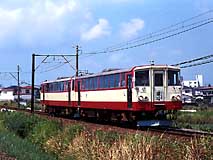 碧南-吉良吉田間で運用されるLEカーは車両差替えのために電化区間でも営業運転を行っていた。