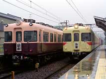 5517F(左)と5513Fが三河線重原で顔合わせ。