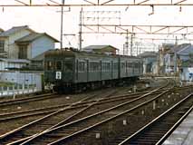 前面窓の改造を受けていないモ3554