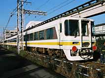 東名古屋港に到着し、もう1両のND552のお迎えを待つ。