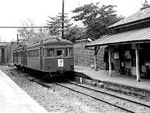 1970年代の瀬戸線では最も小型であったク2191が堀川駅に佇む。
