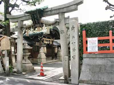 䏊{