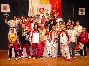 iVi`[