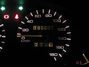 180,000 km�i�Ɩ��Â��H�j