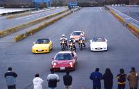 �f������