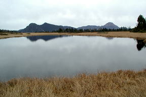 金沼と日光白根山