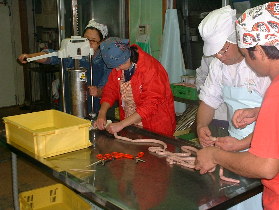 �E�C���i�[���l�߂鋞�s����̎Q���҂P