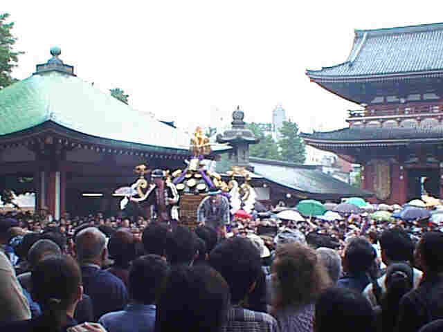 本堂前〜