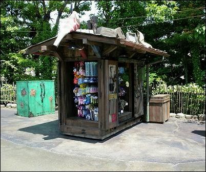 Photo: Lookout Traders, Tokyo DisneySea
