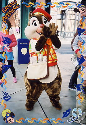 Photo: Newsboy Dale, Tokyo DisneySea