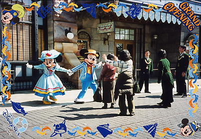 Photo: Mickey and Minnie took a walk in New York, Tokyo DisneySea
