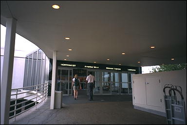 Photo: Terminal A Entrance, Ronald Reagan Washington National Airport