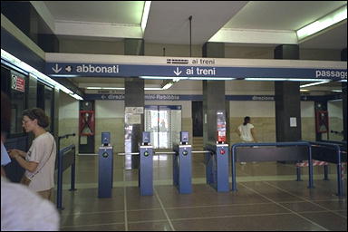 Photo: Wicket, Colosseo Station