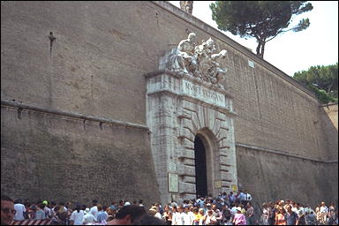 Photo: Entrance, Vatican Museums