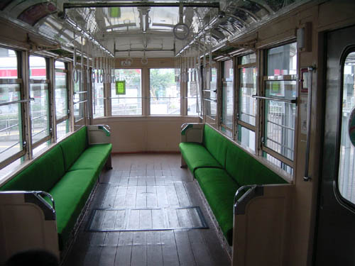 車内 2004年7月8日撮影