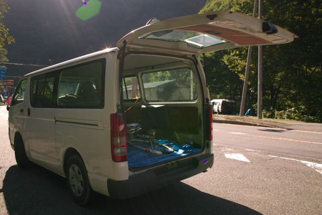 ワゴン車