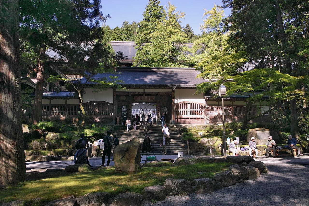 通用門