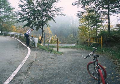 �傪������R�Ƃ̕ʂꓹ