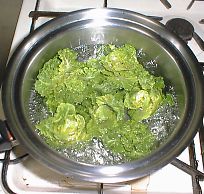 熱湯に入れると花が咲いたように・・・