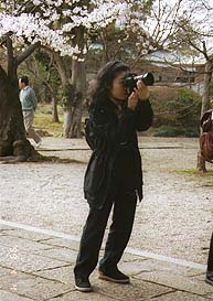 tomoko01.jpg (19100 バイト)