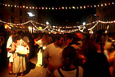 �_���X�ɖ���