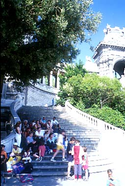 ��˒[��c�͖������ʁB