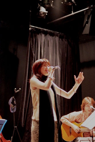 shimon004 2002.12.1�uShimon with Friends�v(4)