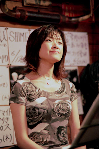 shimon041 2003.5.17 ����A�R�[�X�e�B�b�N���C�u in �V�h�}���[�l(5)