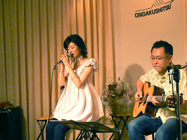 shimon280.jpg 2007. 7.13 ����A�R�[�X�e�B�b�N���C�u at �R�u���y���v(18)