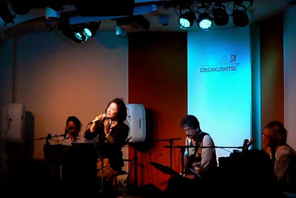 shimon480.jpg 2011.4.15�u���y��DX 2nd ANNIVERSARY�@����Live�v(01) 