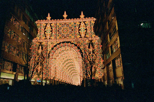 tkymil200201.jpg �����~���i���I�Q�O�O�Q�i�P�j